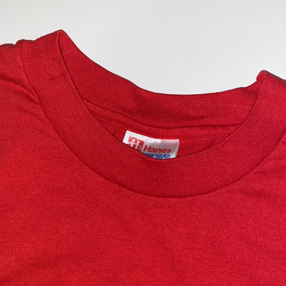 Vintage red Hanes shirt - Picture 6 of 10